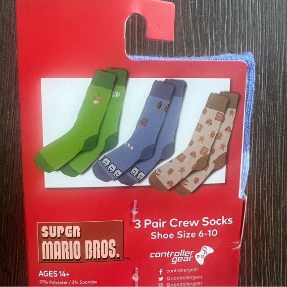 Brand New! Super Mario Controller Gear - 3 pair Crew Socks (Size 6-10) - Picture 4 of 5